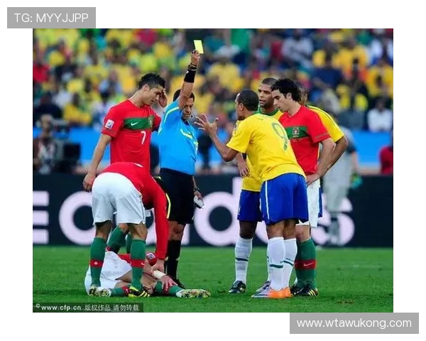 假摔判罚标准如何界定？裁判心态与VAR干预解析