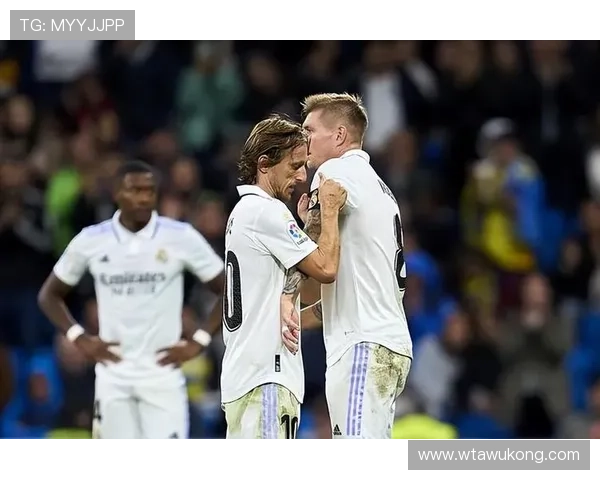 卡马文加与贝林厄姆：防守型vs进攻型中场分野解析