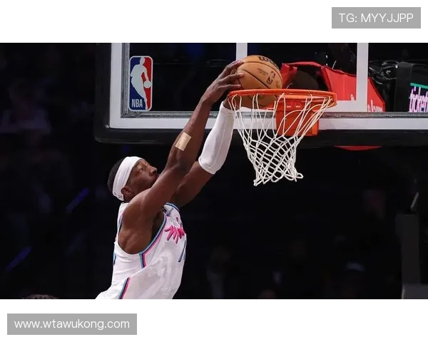 布兰登·罗伊突破终结能力胜过队友 加速球队关键时刻得分爆发